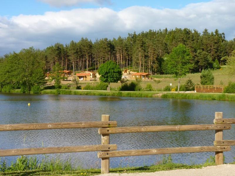 Les Chalets Du Haut-Forez Usson-en-Forez Exterior foto