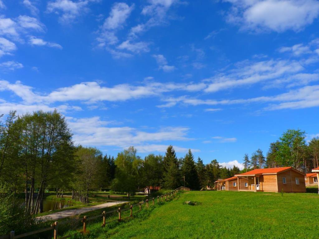 Les Chalets Du Haut-Forez Usson-en-Forez Exterior foto